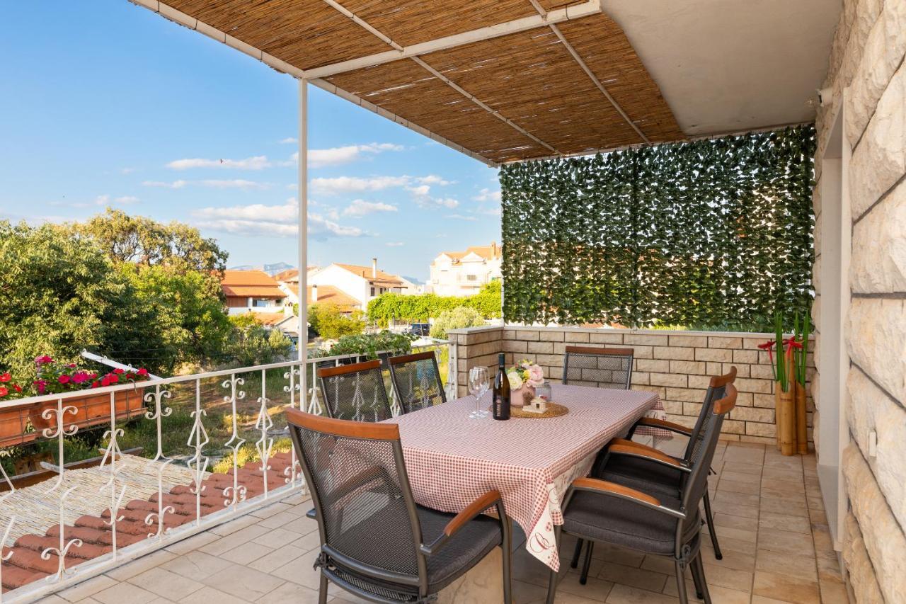 Apartments Martic Supetar Exterior photo